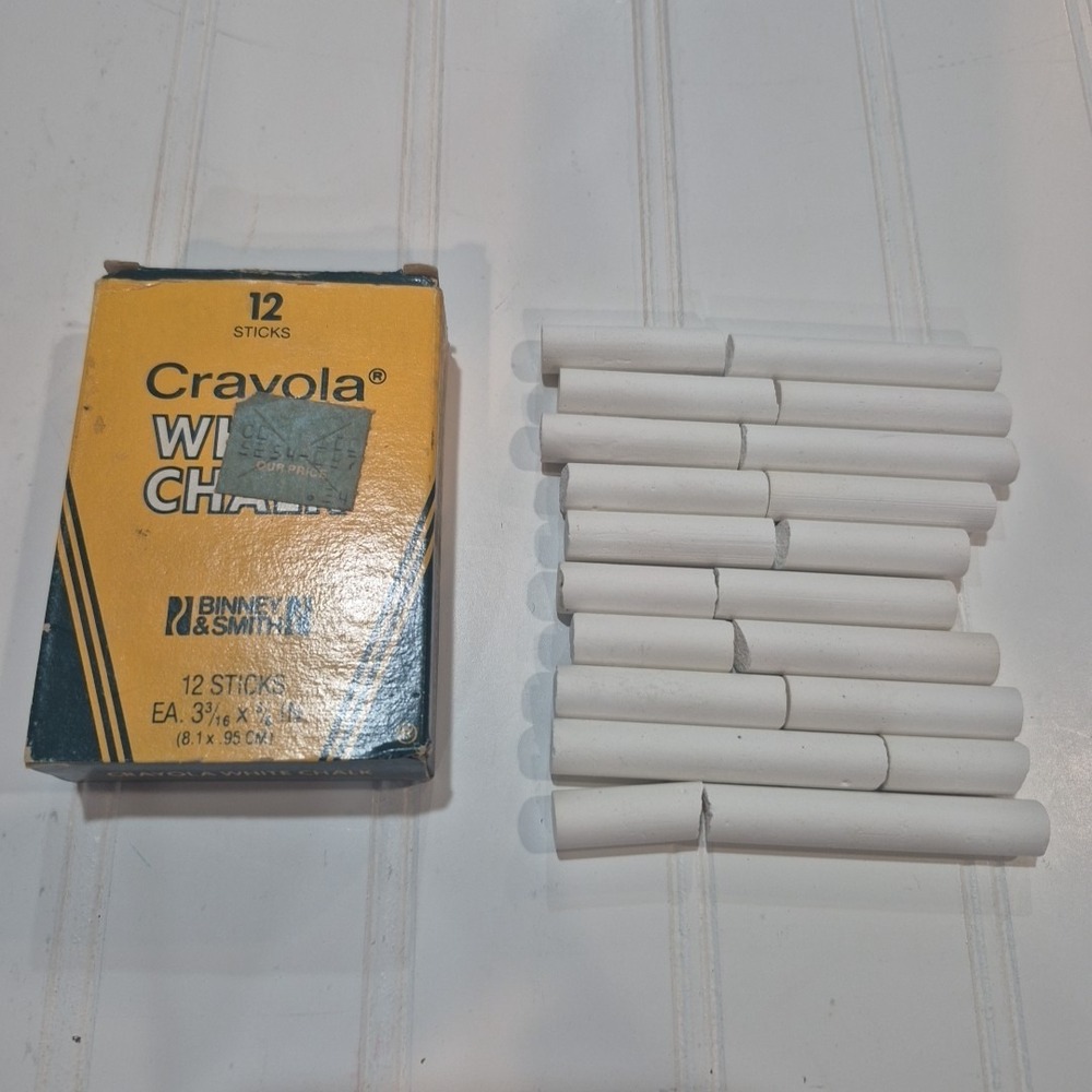 Vintage Crayola Binney & Smith White Chalk All pieces are Broken.